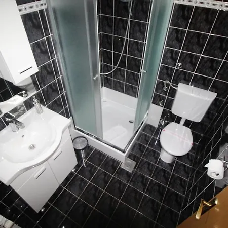 In Bb - Pansion Stari Grad * Sarajevo